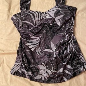 Beautiful 2 piece swim suit.